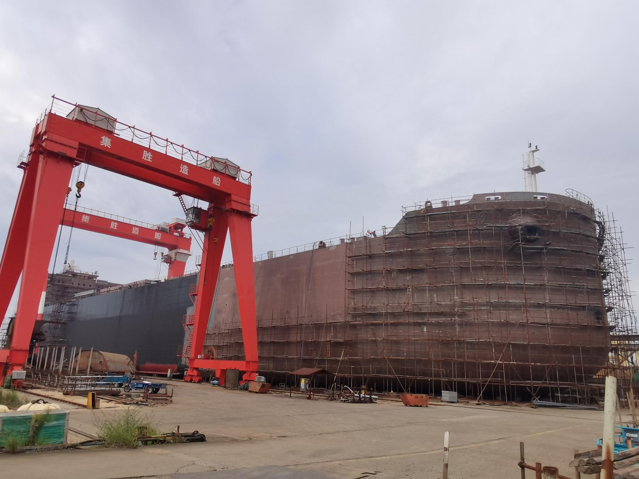 High standards and strict requirements for 52,500 tons of new ships are under orderly construction